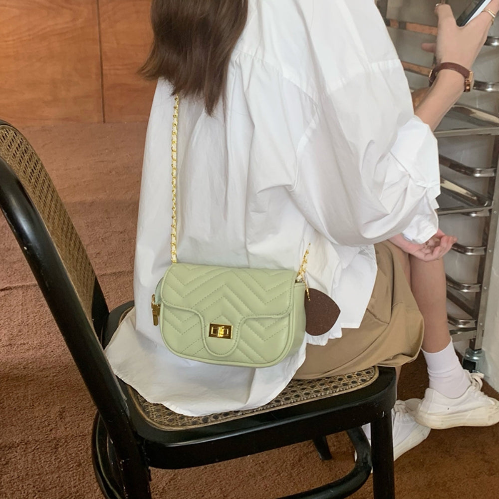 Women’s Quilted Chain Shoulder Bag