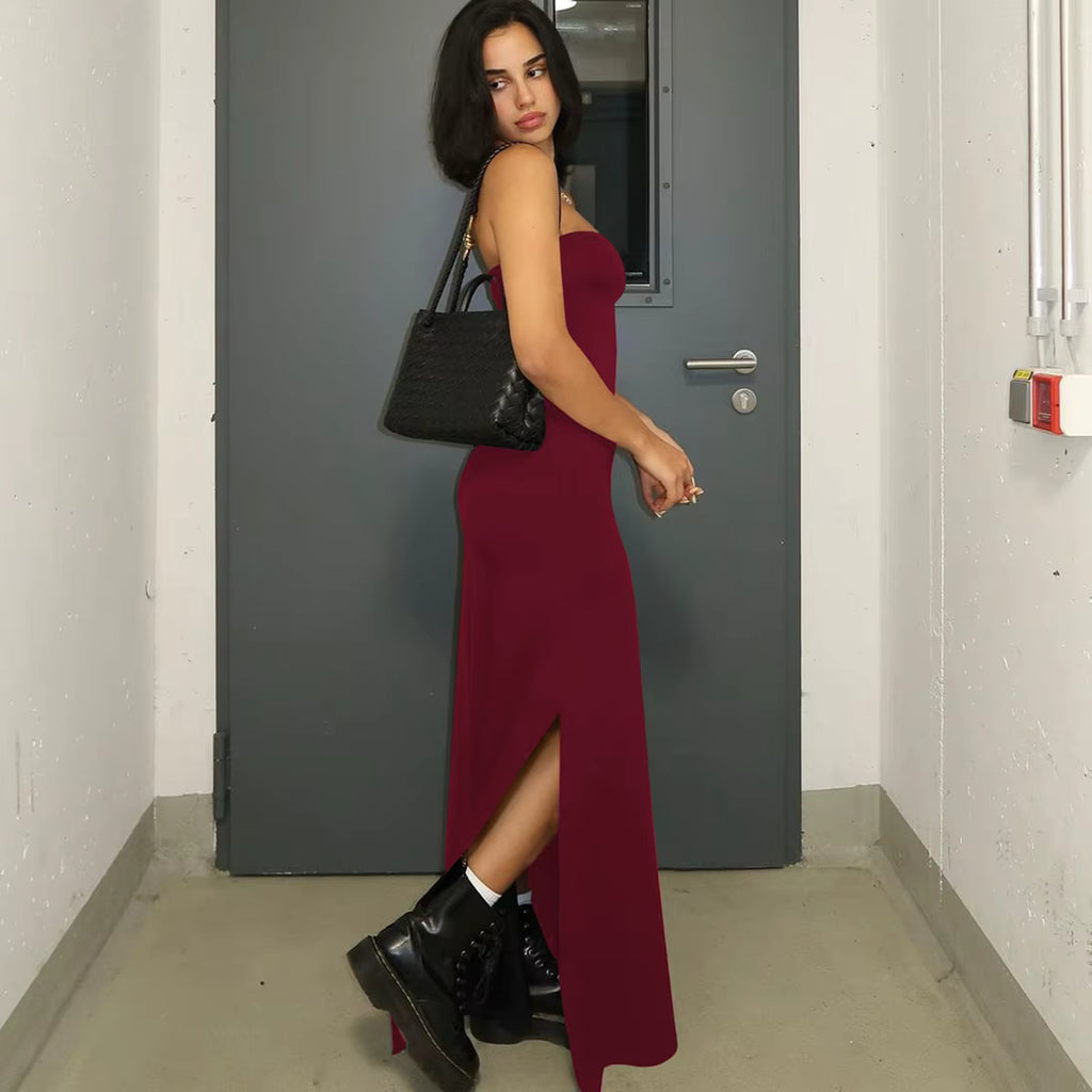 Robe Longue Satinée Sans Bretelles au Dos Nu Sensuel et à la Coupe Évasée – Élégance Moderne, Style Minimaliste et Silhouette Sublimée pour Toutes Vos Soirées et Événements